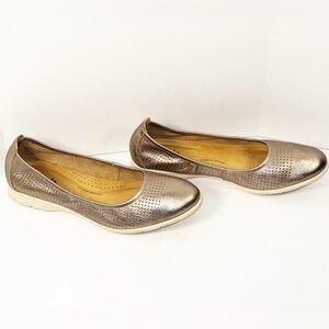 Clarks Jenette Ease Ballet Flats Metallic Leather Loafer Perforated Comfort 8.5